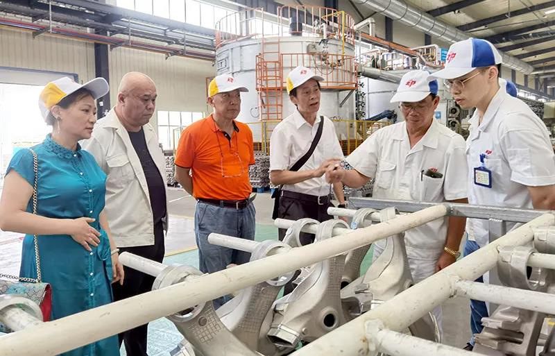 廣東省汽車行業(yè)協(xié)會領導一行來訪肇慶動力